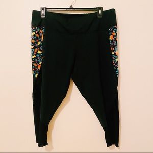 Zeros Fruit Print Capri Leggings Black